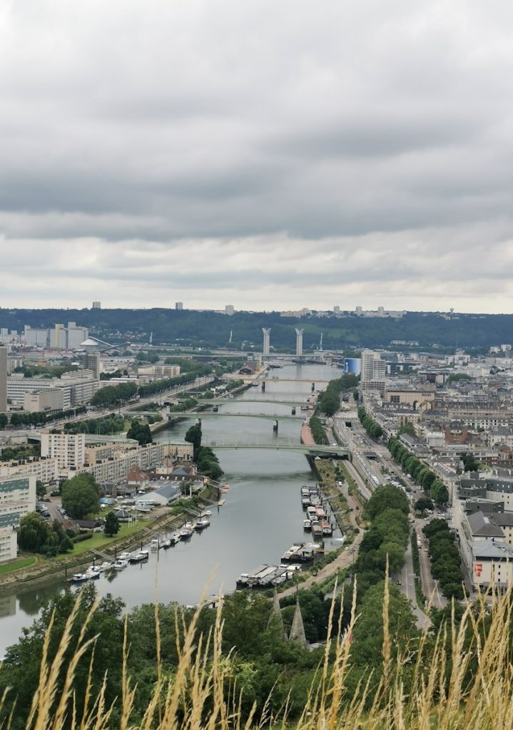 les meilleures agences web à Rouen : critères et conseils pour faire le bon choix